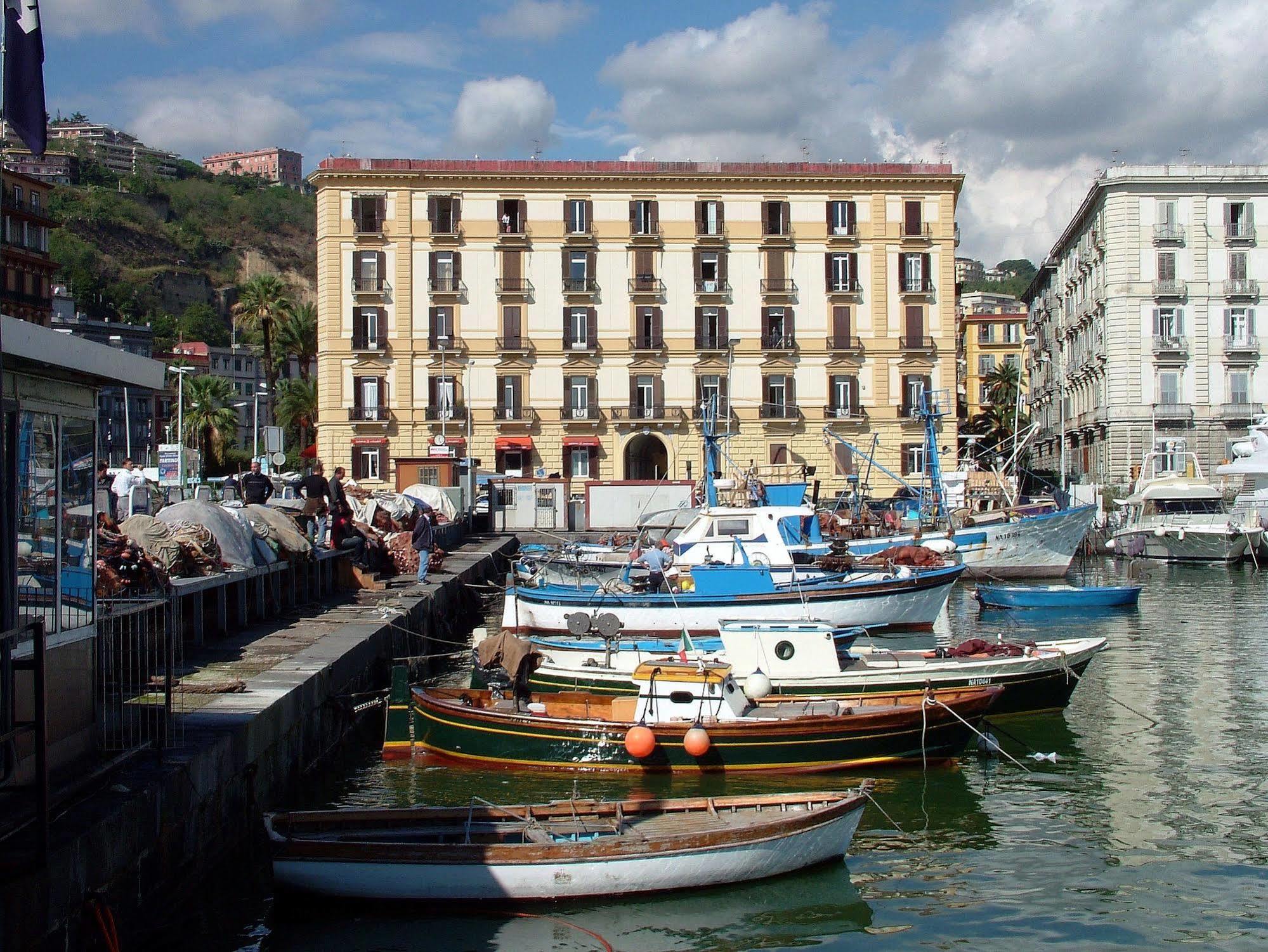 Caracciolo 10 Bed & Breakfast Naples Exterior photo